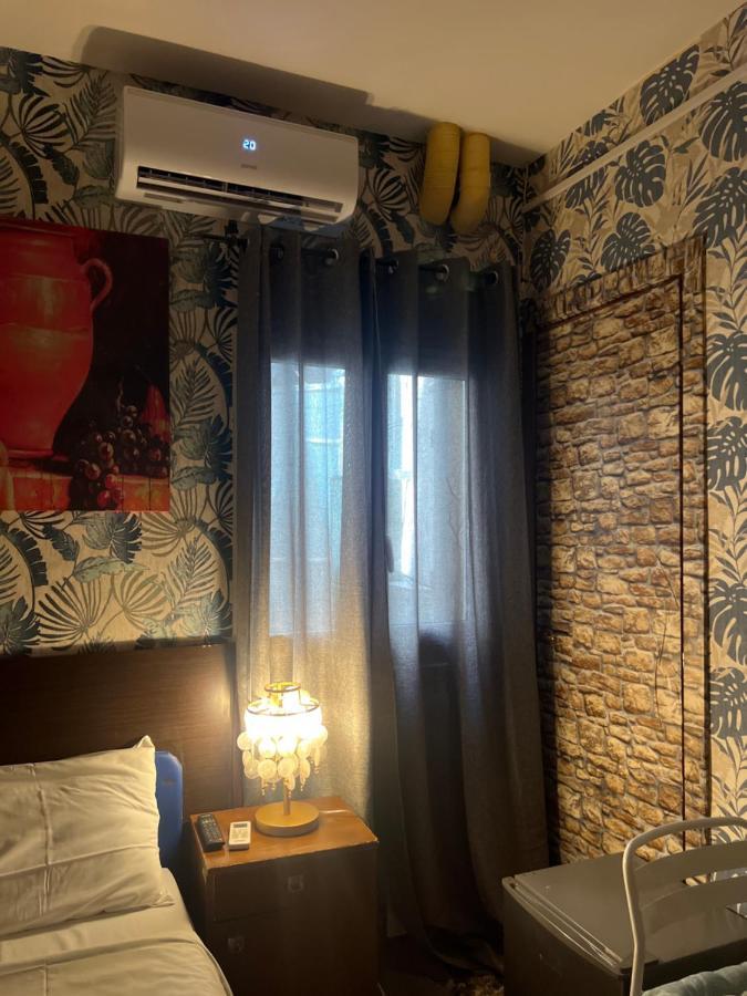 Single Room Bathroom,1426406970:JPEG